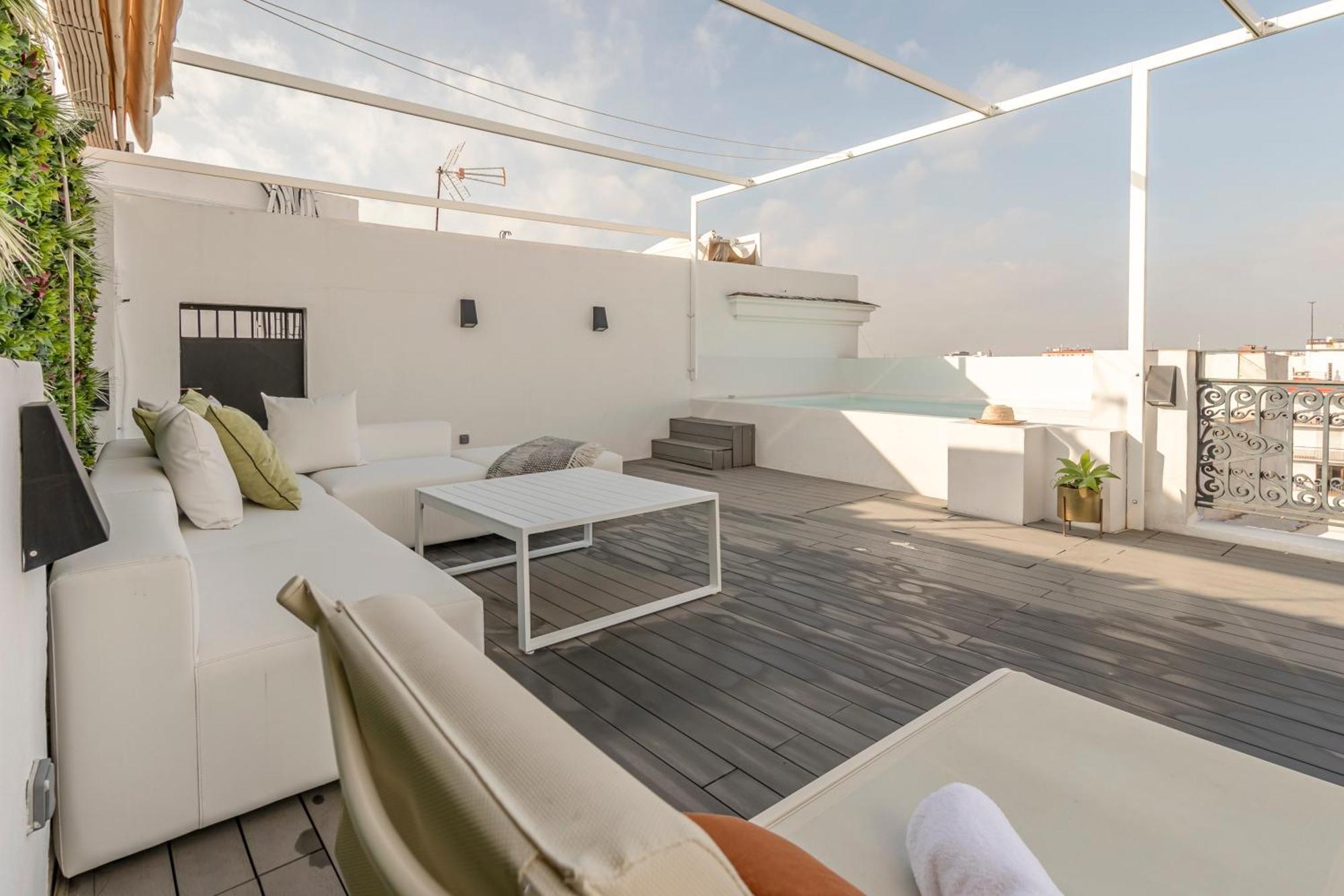 סביליה Isg Apartments Modern Atticpool At The Cathedralfree Parking מראה חיצוני תמונה