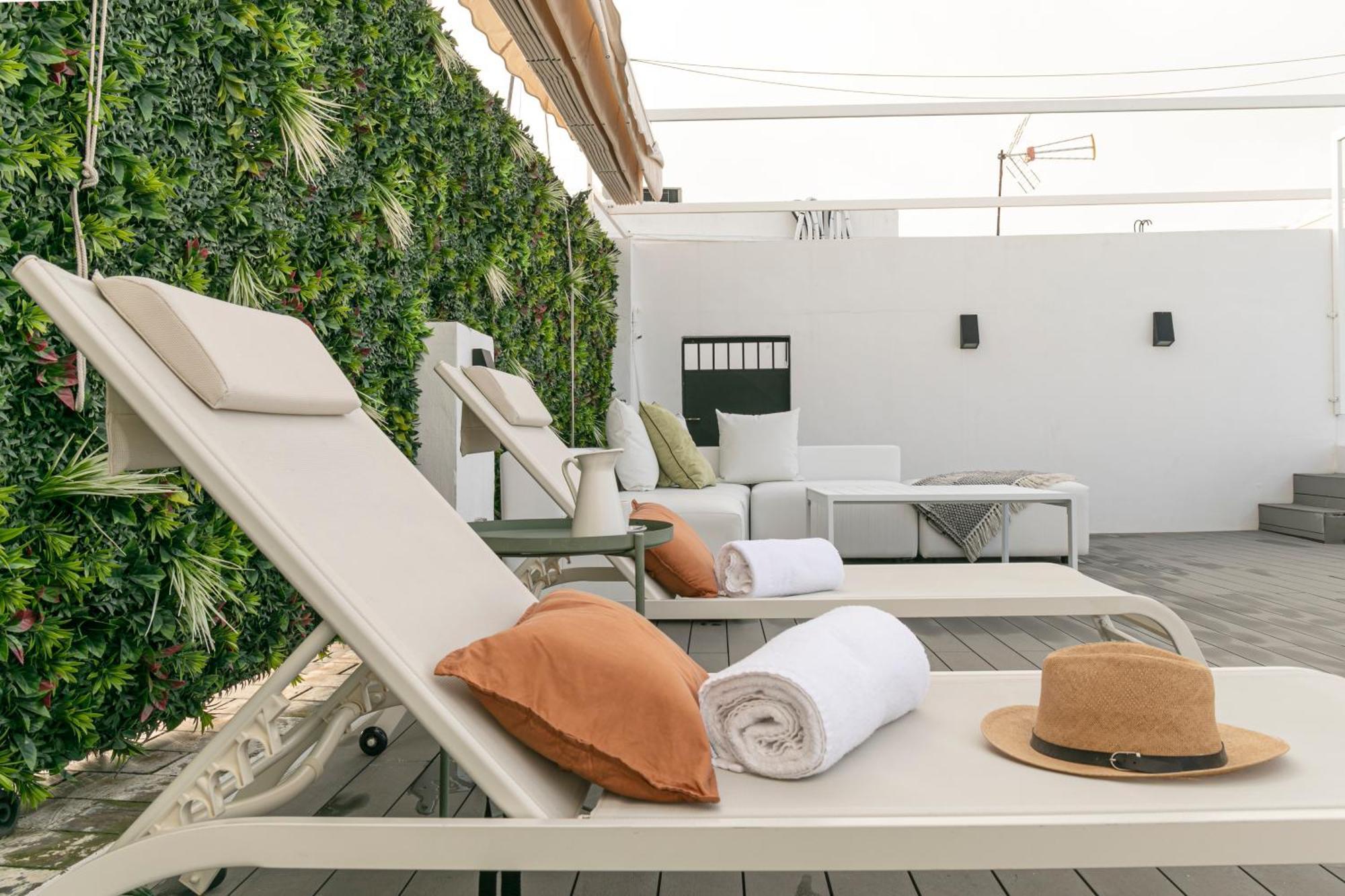 סביליה Isg Apartments Modern Atticpool At The Cathedralfree Parking מראה חיצוני תמונה