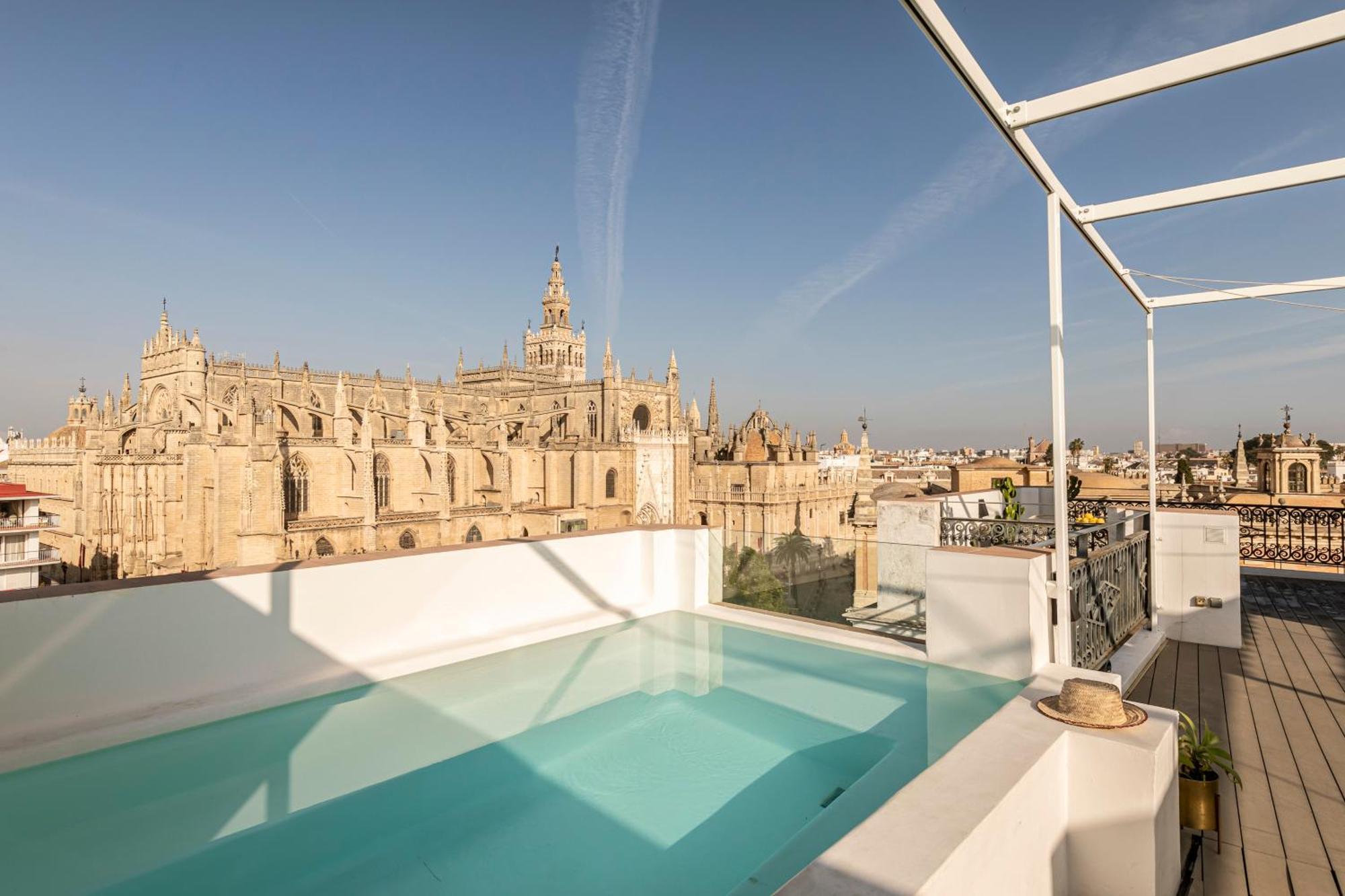 סביליה Isg Apartments Modern Atticpool At The Cathedralfree Parking מראה חיצוני תמונה