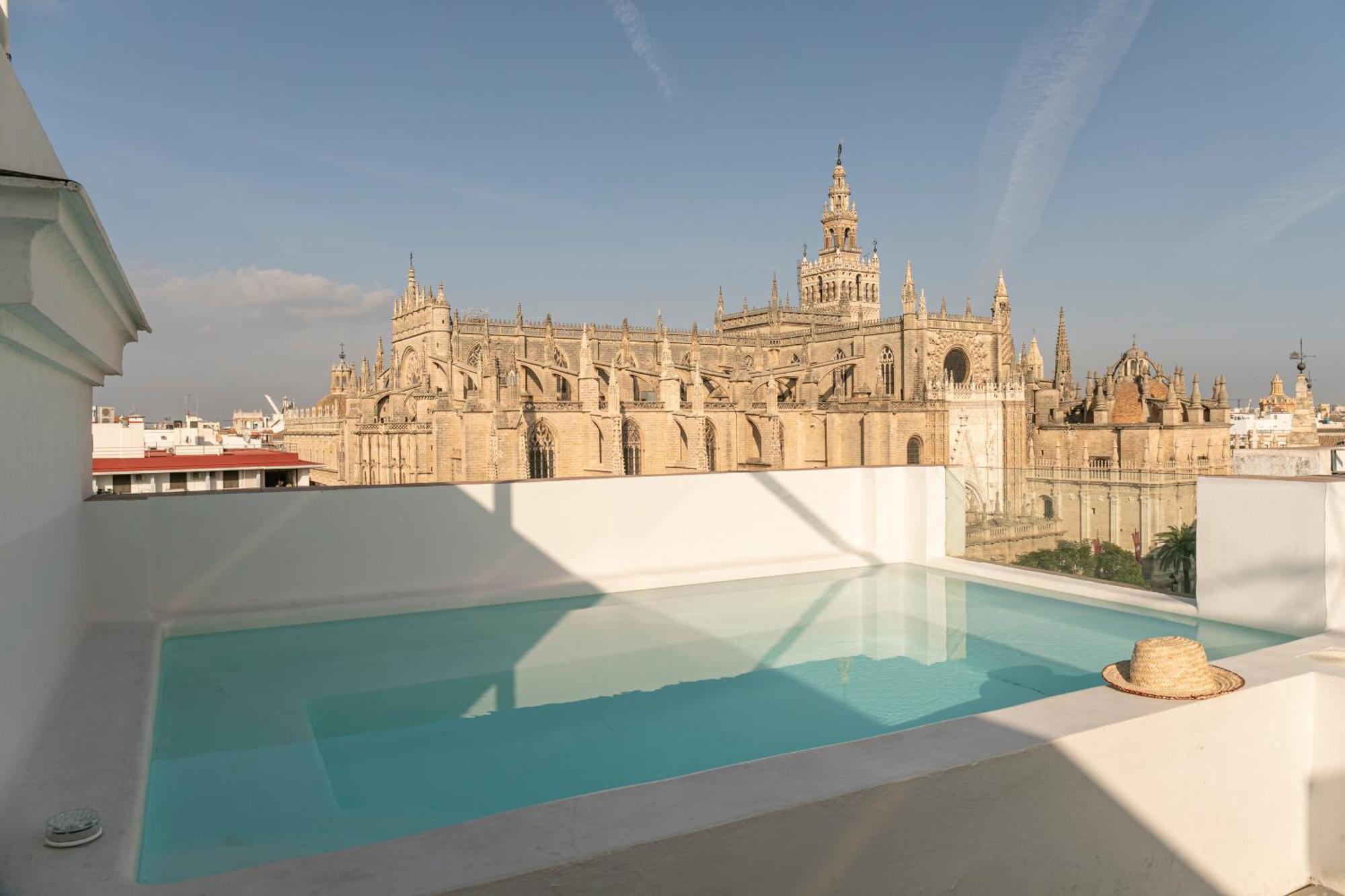 סביליה Isg Apartments Modern Atticpool At The Cathedralfree Parking מראה חיצוני תמונה