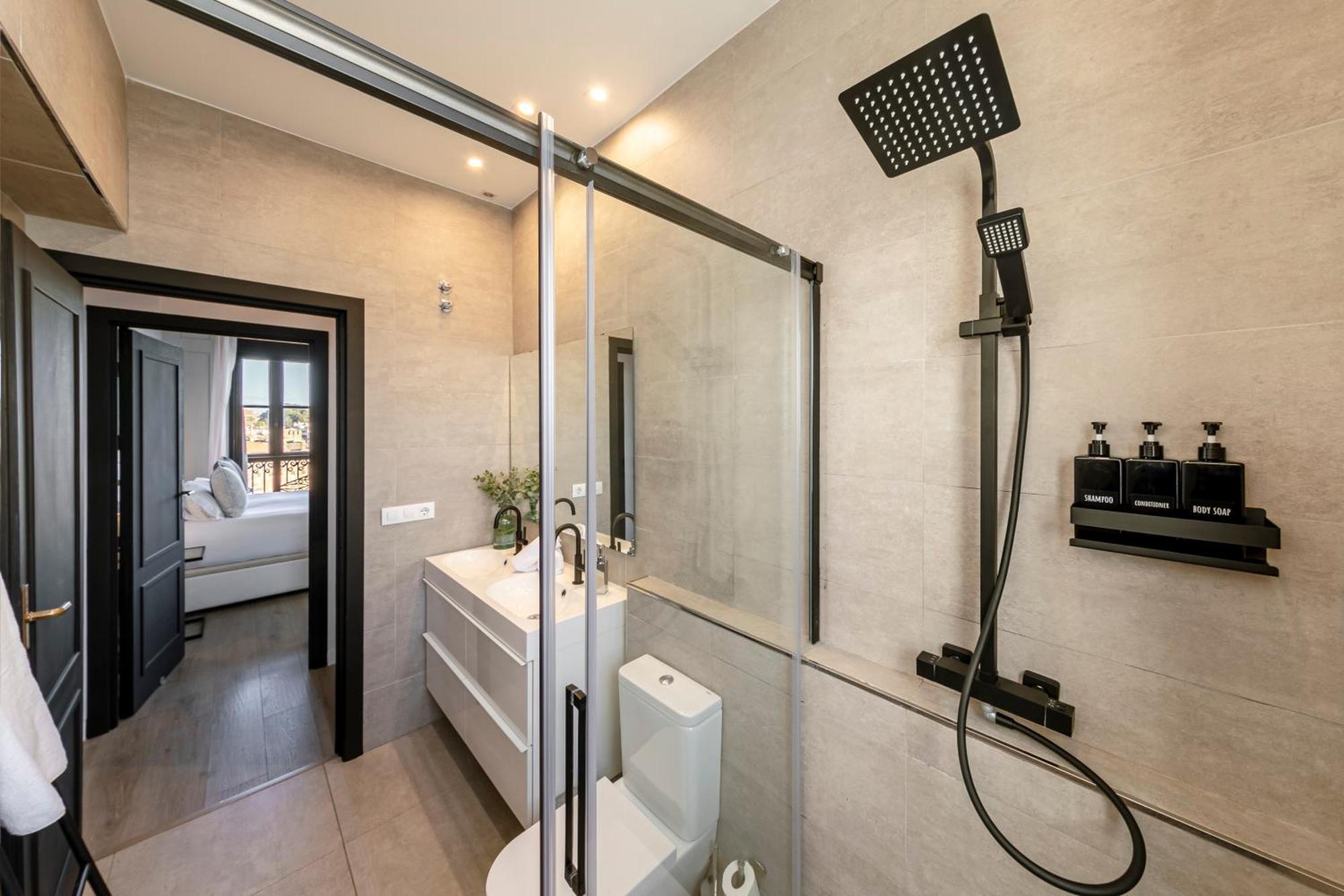 סביליה Isg Apartments Modern Atticpool At The Cathedralfree Parking מראה חיצוני תמונה