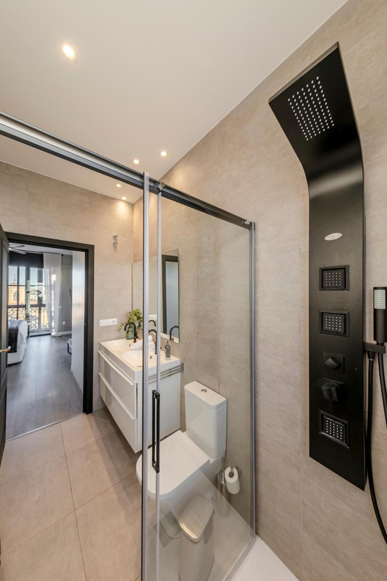 סביליה Isg Apartments Modern Atticpool At The Cathedralfree Parking מראה חיצוני תמונה