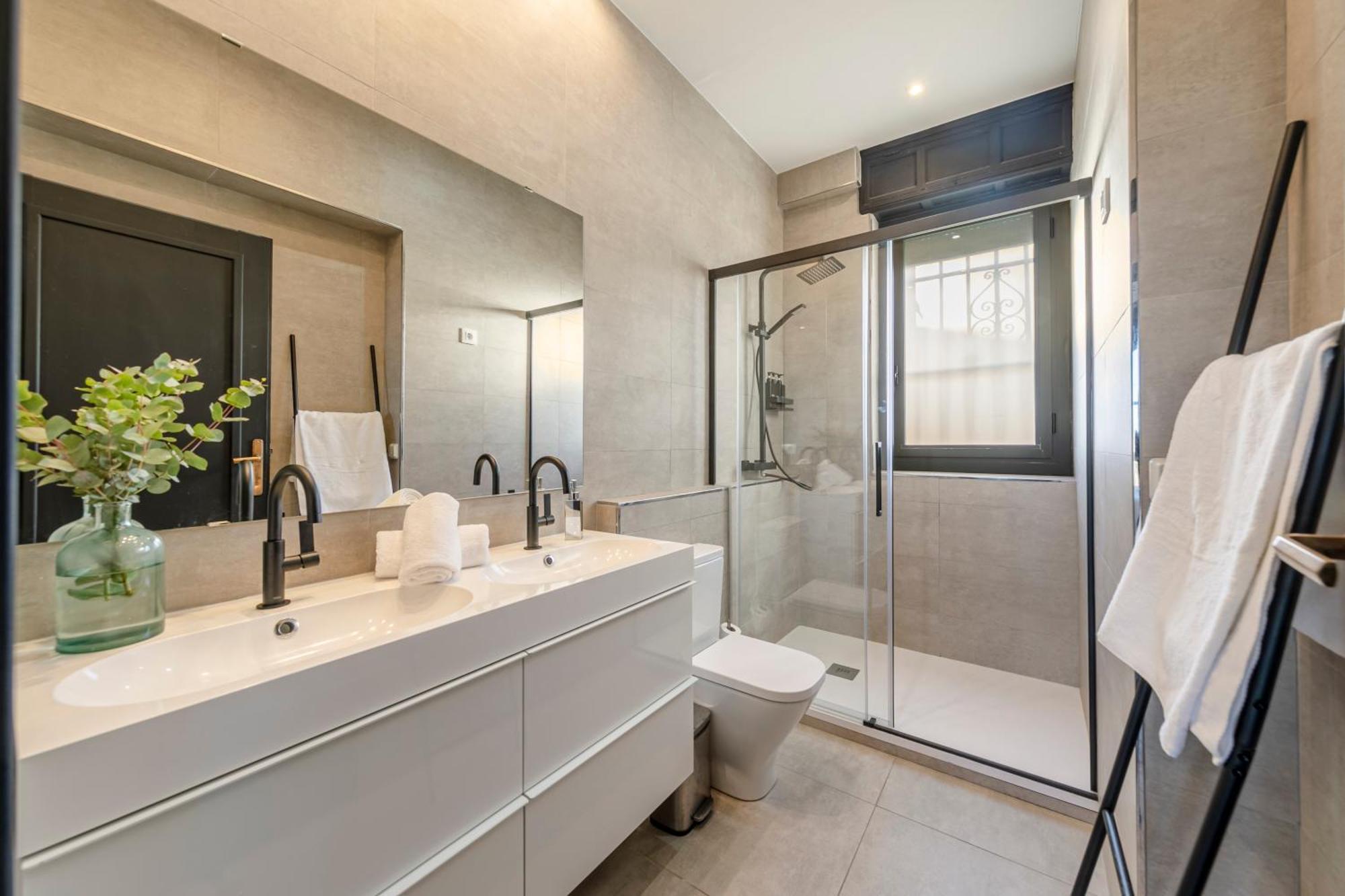 סביליה Isg Apartments Modern Atticpool At The Cathedralfree Parking מראה חיצוני תמונה