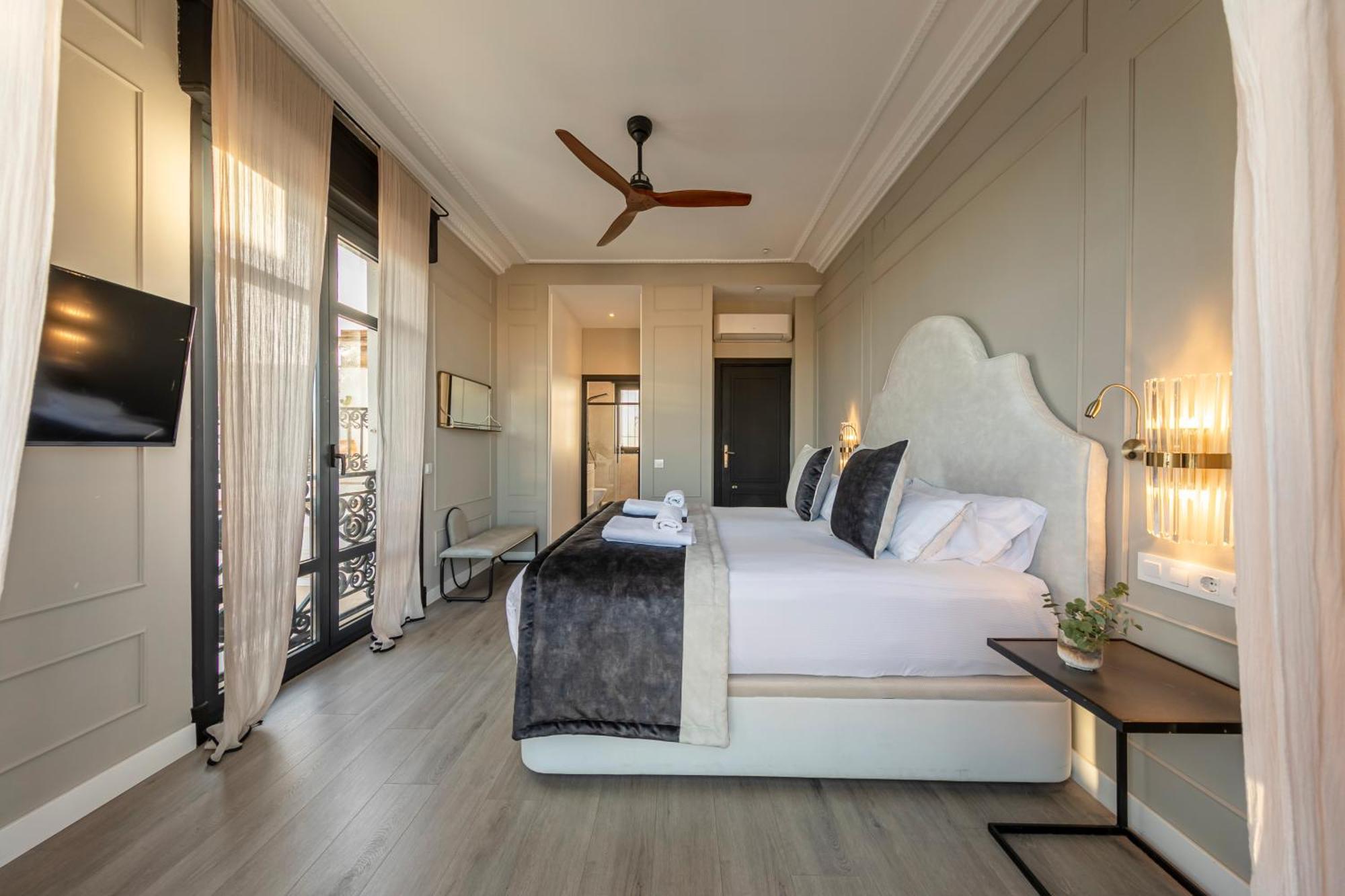 סביליה Isg Apartments Modern Atticpool At The Cathedralfree Parking מראה חיצוני תמונה