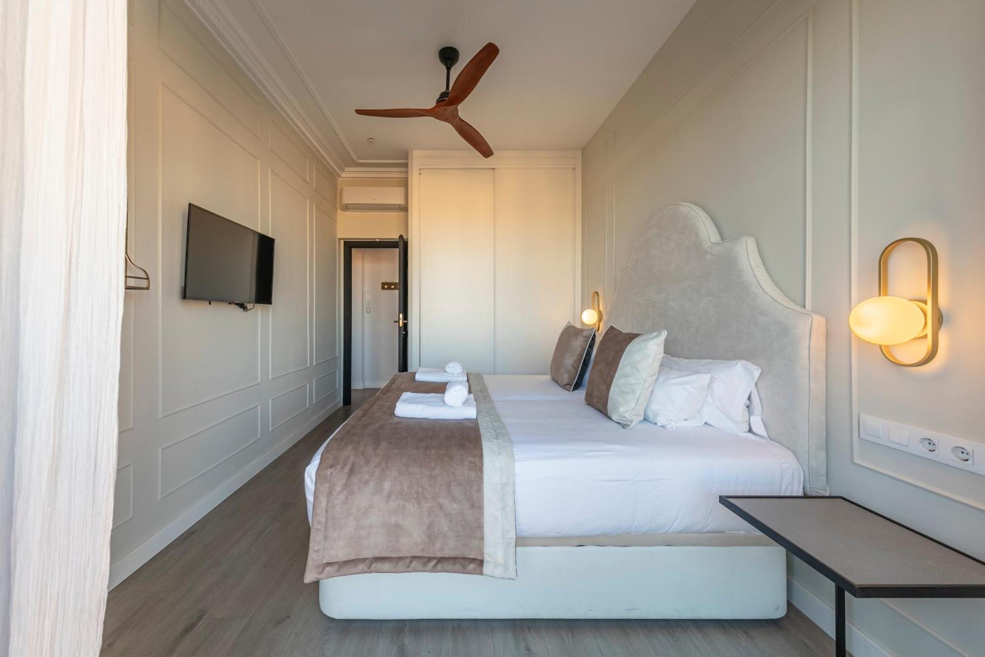 סביליה Isg Apartments Modern Atticpool At The Cathedralfree Parking מראה חיצוני תמונה